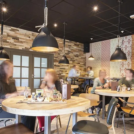 & Restaurant - De Hilver 호텔 디센